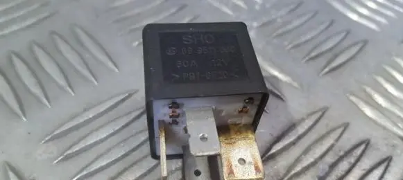 Audi A4 S4 B5 8D Other relay 443951253J 899511000