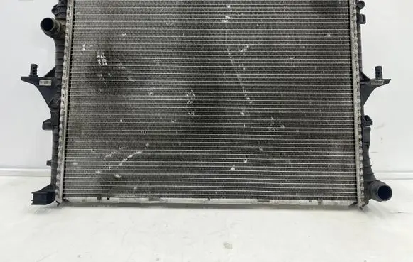 Audi Q7 4L Coolant radiator 7L0121253A