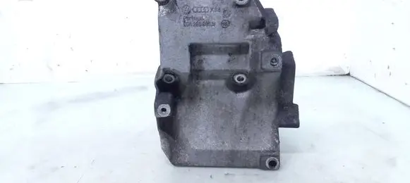 Audi A4 S4 B5 8D A/C compressor mount bracket 038260885C