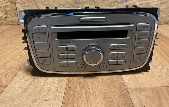 Ford Focus Radio/CD/DVD/GPS head unit 10R023539 AT1T18C815AA