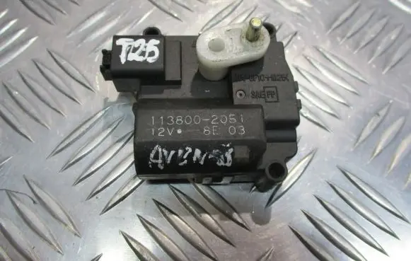Toyota Avensis T250 Central body control module 113800-2051