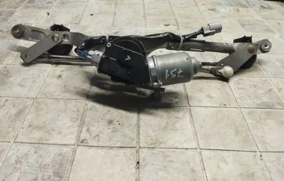 Toyota Auris 150 Front wiper linkage and motor 8511002190 1593000831