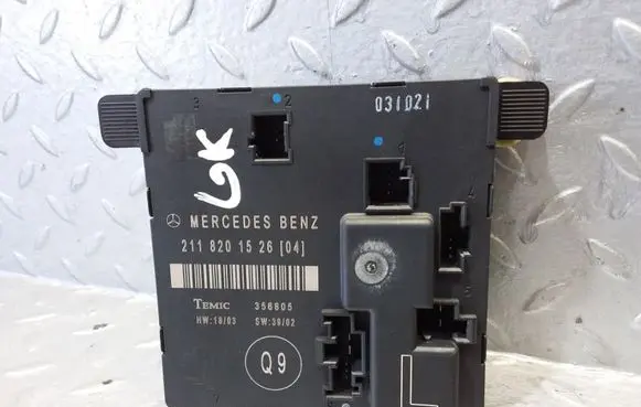 Mercedes-Benz E W211 Door control unit/module 2118201526