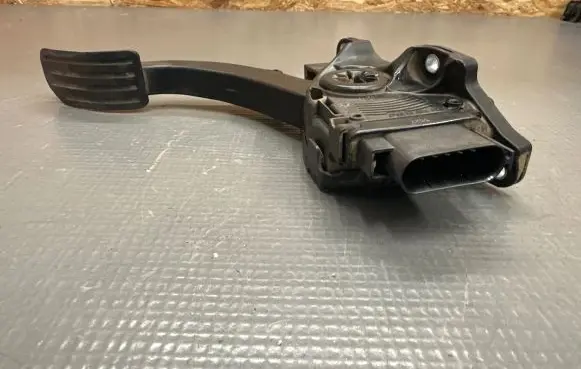 Volvo V70 Accelerator throttle pedal 6G929F836AD 6PV00922000 09012008