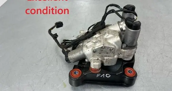 BMW 5 F10 F11 Air suspension compressor 10641010