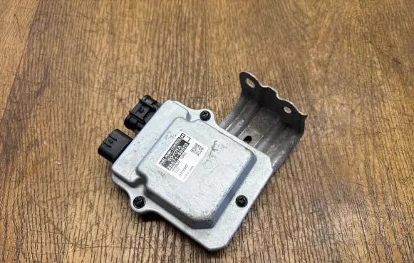 Lexus RX 450H Fuel injection pump control unit/module 8957158020 4998001060