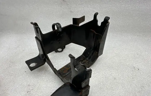 Mitsubishi Eclipse (D21A/D22A/D27A) ABS pump bracket Mb436746