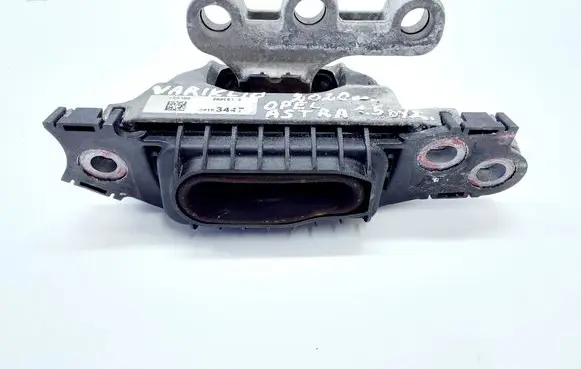 Opel Astra K Engine mount bracket 39193447