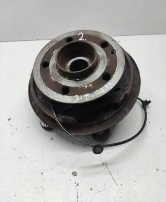 Mercedes-Benz Vito Viano W447 Rear wheel hub A4473570006 A4479051503 A4473570206