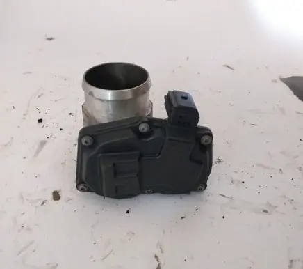 Ford Kuga II Throttle valve DS7G9F991CA