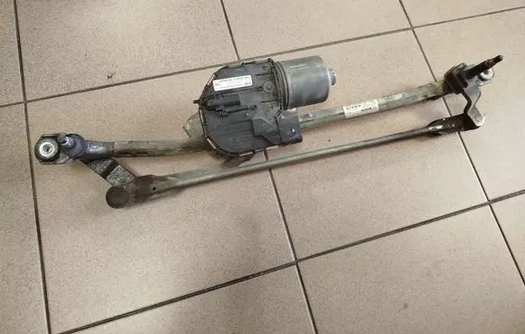 Front wiper linkage and motor