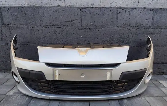 Renault Megane III Front bumper RGC9673