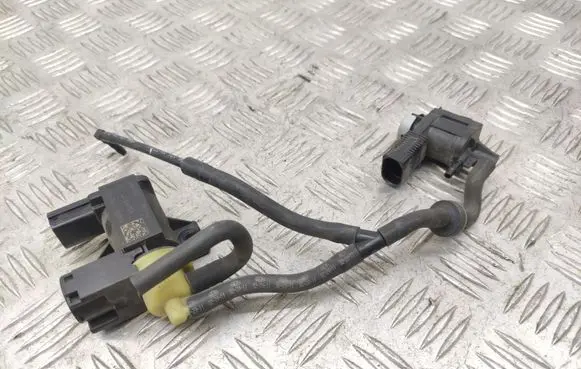 Audi A4 S4 B8 8K Turbo solenoid valve 8K0906627