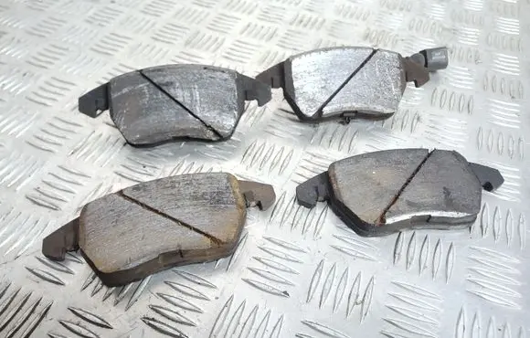 Volkswagen PASSAT B7 Brake pads (front) 