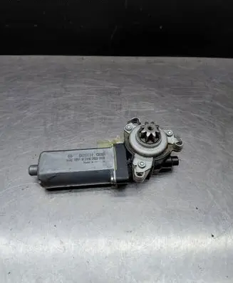 Mercedes-Benz E W211 Seat adjustment motor 0390203003