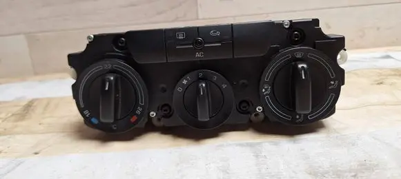 Volkswagen Golf V Climate control unit 74358120