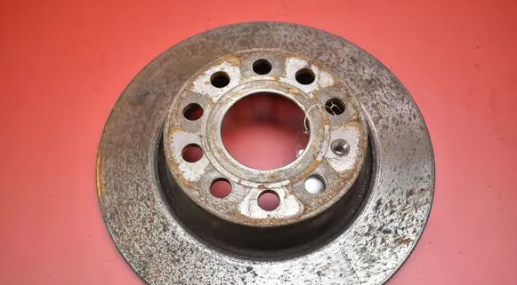 Volkswagen Golf VII Rear brake disc