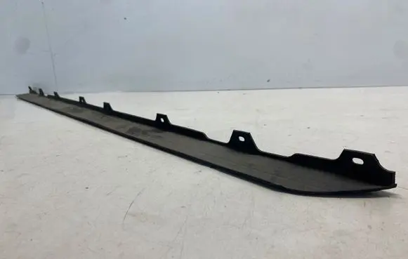 Front bumper lip