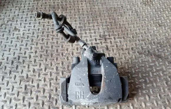 Volvo V40 Front brake caliper 31341487
