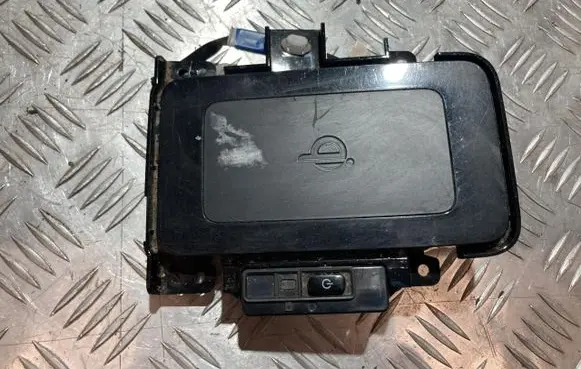 Toyota Prius (XW50) Wireless charging module 861C0-47010