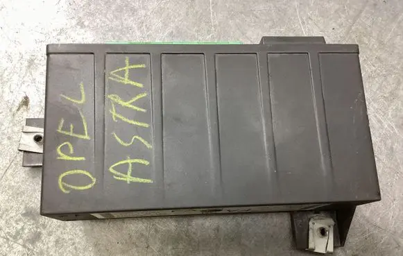 Opel Astra G Convertible roof control unit 81050797 CCC1101023 12670B