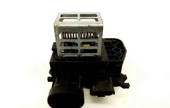Citroen DS4 Coolant fan relay F2182017 9847019780