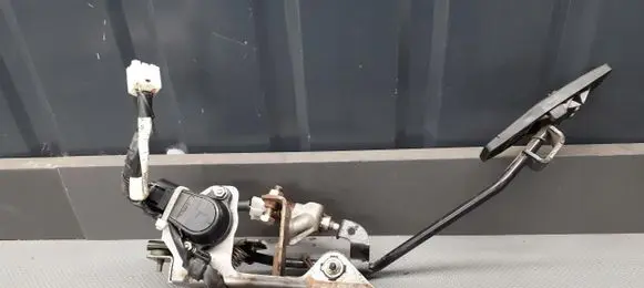 Mazda 626 Accelerator throttle pedal