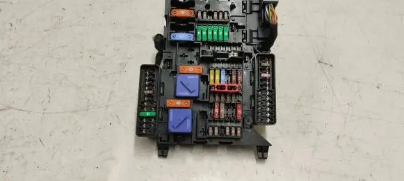 BMW 1 F40 Fuse module 5a0bd89 9270356 9360501