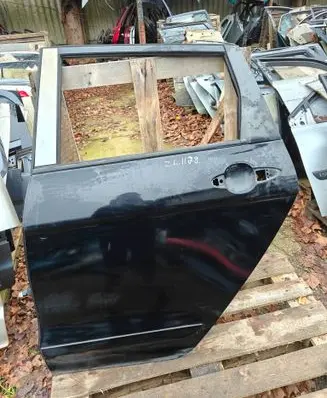Honda FR-V Rear door