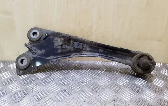 Toyota Avensis T270 Rear suspension control arm 