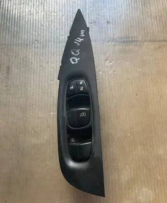 Nissan Qashqai Electric window control switch 13Y04SD