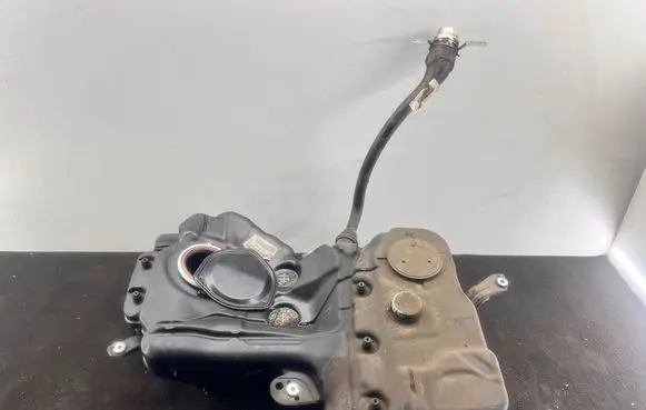 Audi A4 S4 B8 8K Fuel tank 8K0201021GL 24092013 6247228B8KK