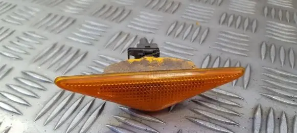 Ford Focus Front fender indicator light xs4h3k354a