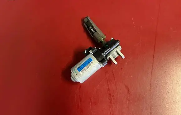 Dodge Challenger Seat adjustment motor L0372818AA02 8500291