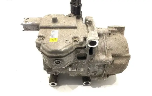Toyota Auris E180 Air conditioning (A/C) compressor (pump) 042200-1330