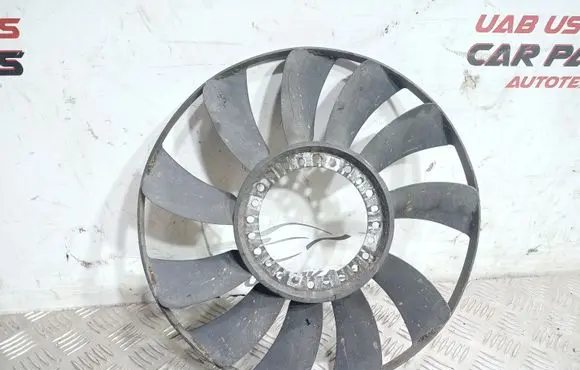 Volkswagen PASSAT B5 Fan impeller 058121301B