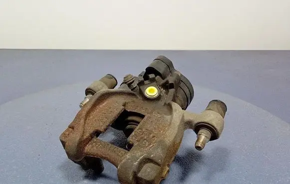 Volkswagen Golf Sportsvan Rear brake caliper