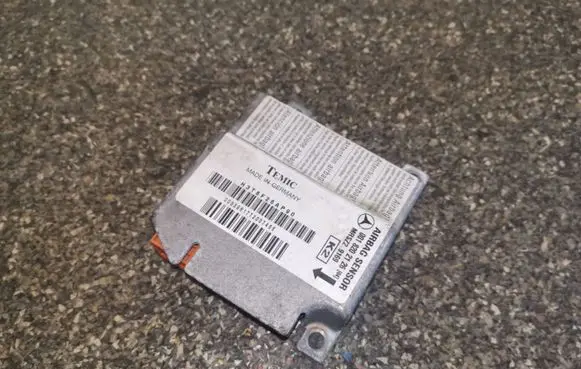 Mercedes-Benz E W210 Airbag control unit/module 0018202126