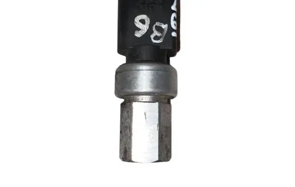 Volkswagen PASSAT B6 Air conditioning (A/C) pressure sensor 1J0959126