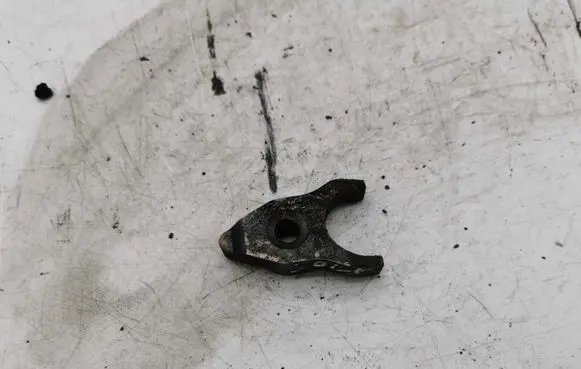 Toyota Corolla Verso E121 Fuel Injector clamp holder NOCODE