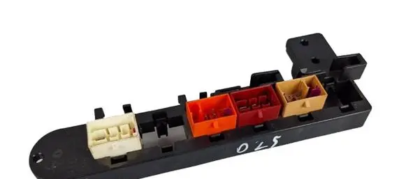 Audi A6 S6 C5 4B Relay mounting block 4B1937545B