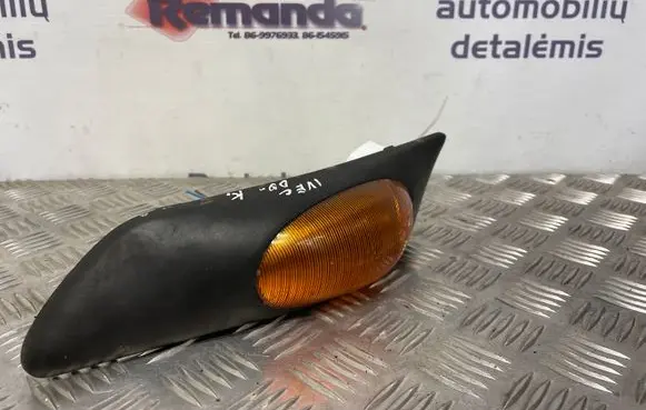 Iveco Daily 30.8 - 9 Front fender indicator light 500322578