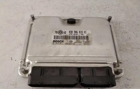 Volkswagen PASSAT B5.5 Engine control unit/module 038906019KC 1039S02040 0281011201