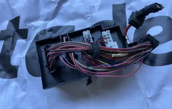 Mercedes-Benz ML W164 Fuse module 013948411 2115452301