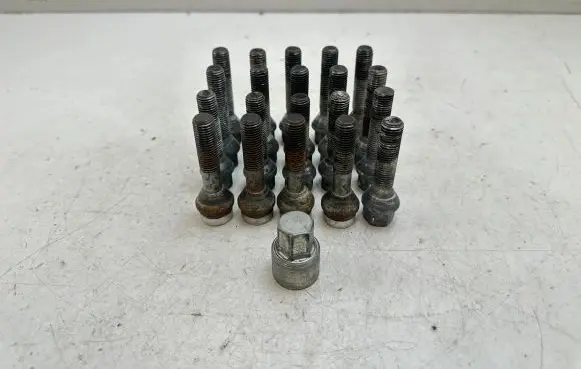 Nuts/bolts