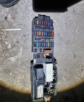 Mercedes-Benz C W202 Fuse box set 2025420232 5KG00709902