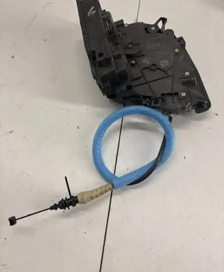 BMW X1 F48 F49 Front door lock 7281936 18283810