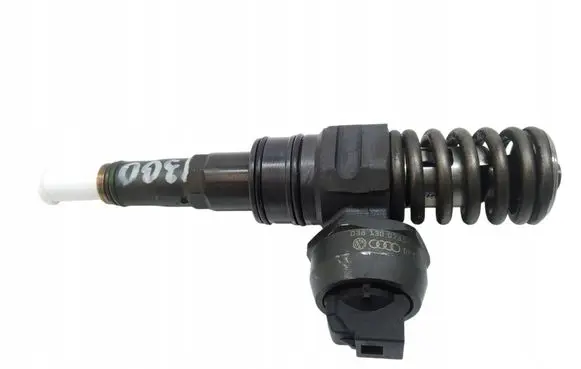 Volkswagen Golf V Fuel injector 038130073BQ