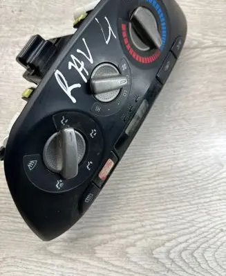 Toyota RAV 4 (XA20) Climate control unit 5590042120