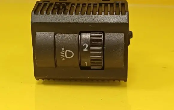 Volkswagen Polo IV 9N3 Headlight level height control switch 600941333B